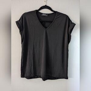 Women's Size Medium Black Tee